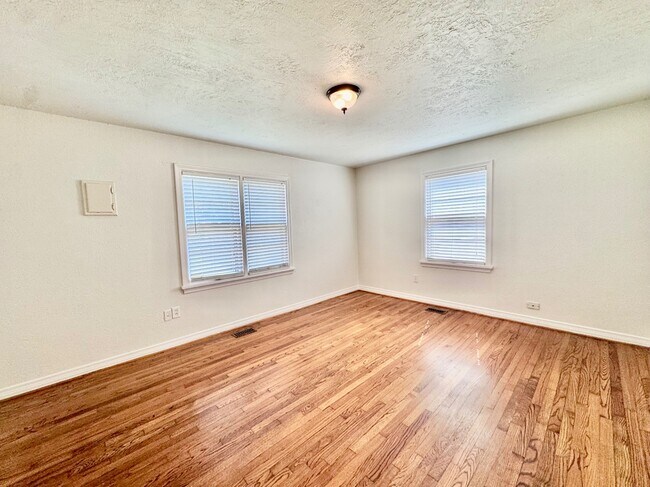 Building Photo - 2724 NW 33rd St