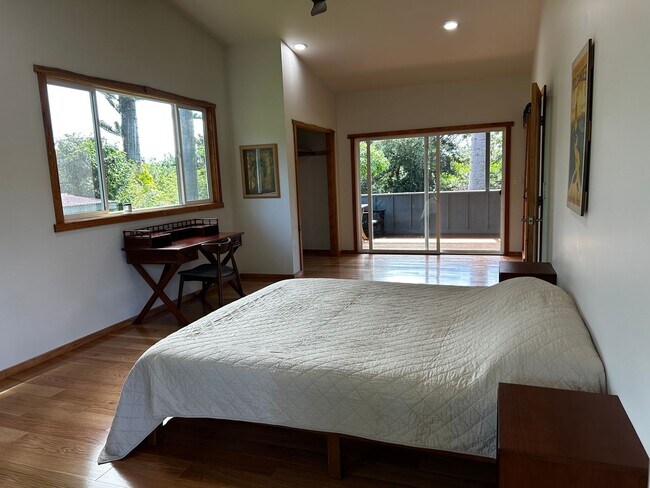 Building Photo - Brand New Luxury Furnished 3 bed 2 bath Ho...