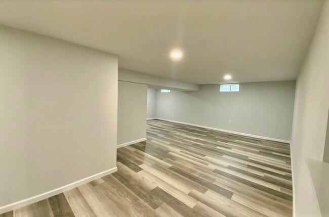 Building Photo - 3929 Pinecrest Rd