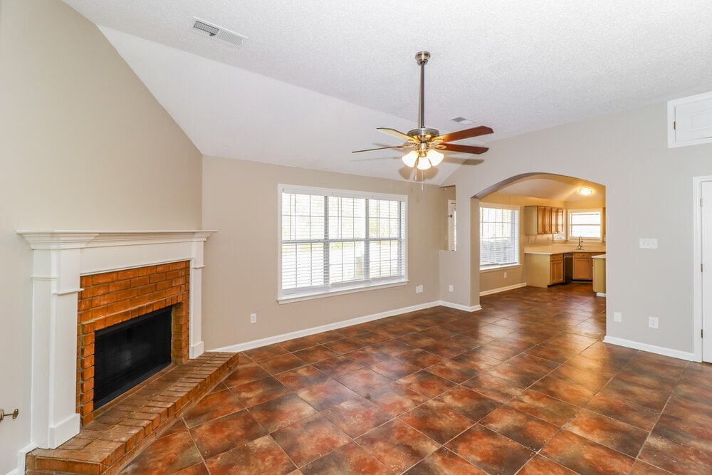 Building Photo - 8648 Tropicana Dr N