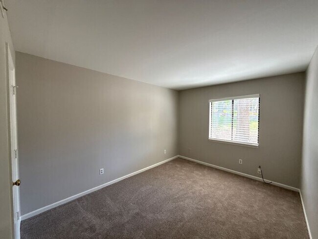 Building Photo - T.R. Lawing Realty Property