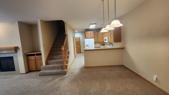 Building Photo - 1208 SE Birch Ln