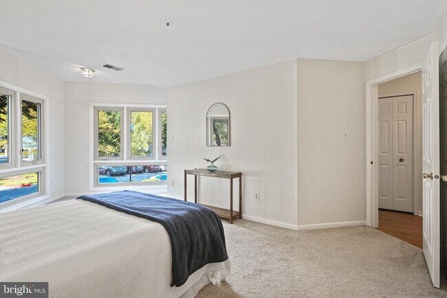 Building Photo - 5006 Dorsey Hall Dr