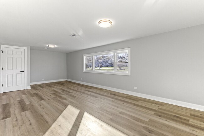 Building Photo - 8409 Newland Ave