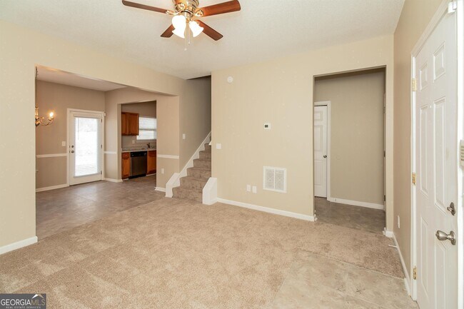 Building Photo - 2413 Hackamore Dr