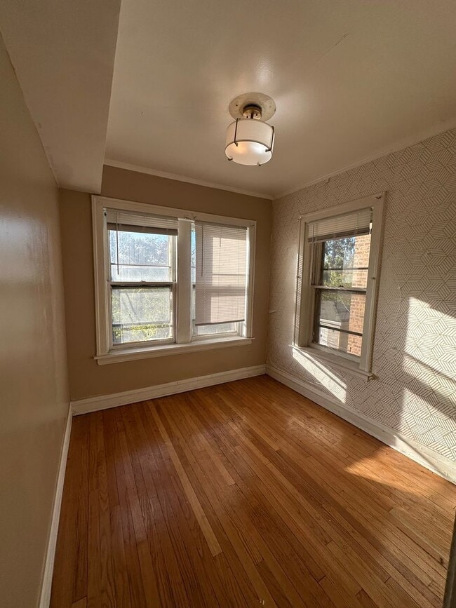 Building Photo - 8518 S Bennett Ave