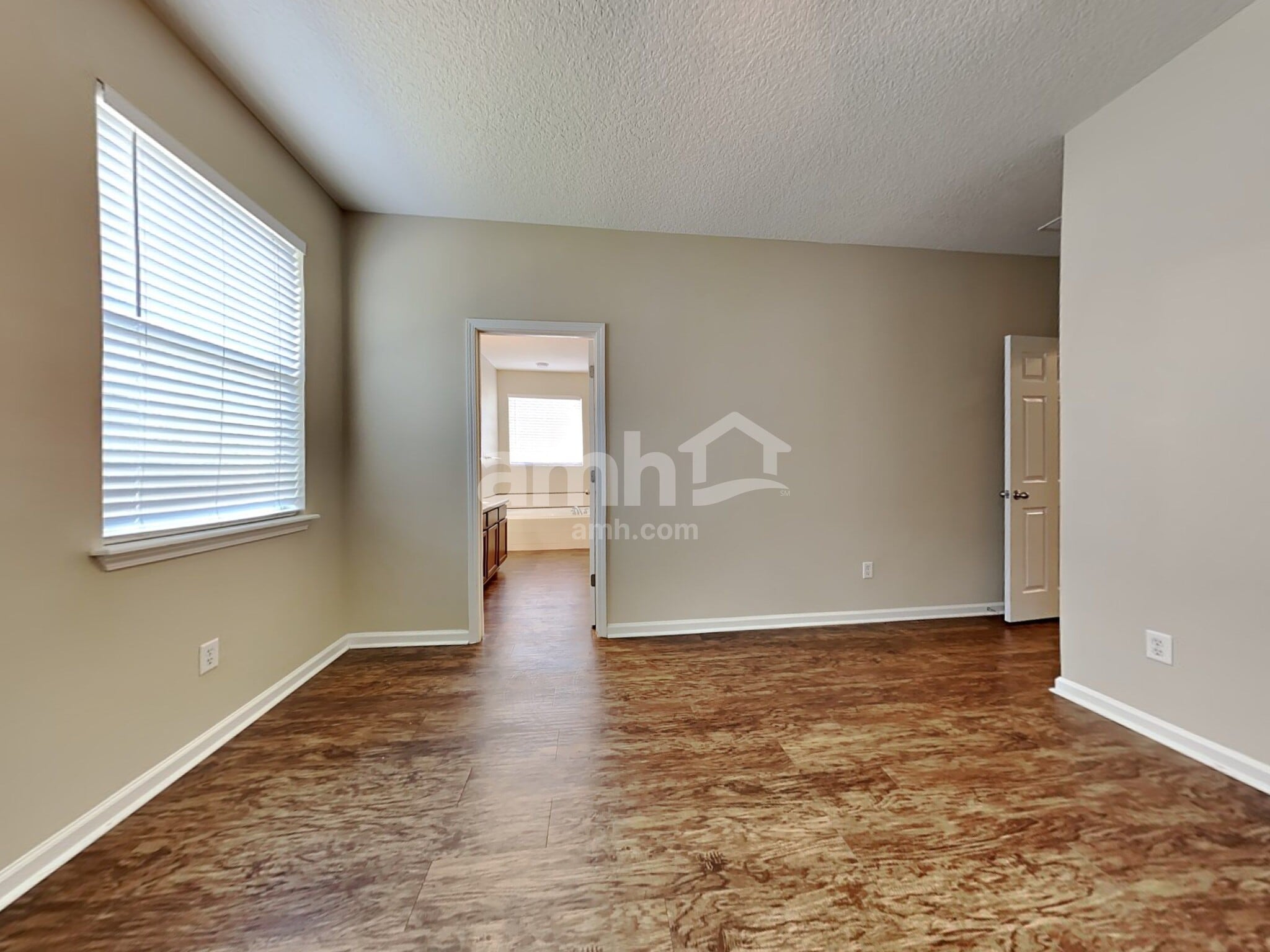 Building Photo - 809 N Garden Lake Dr