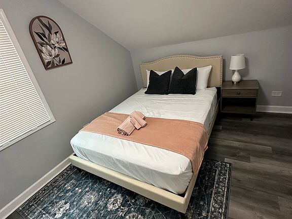 Building Photo - 3320 Ernst St