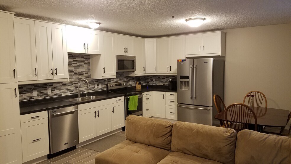 Building Photo - 2227 5th Ave S