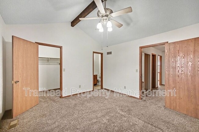 Building Photo - 410 NW Nottingham Ln