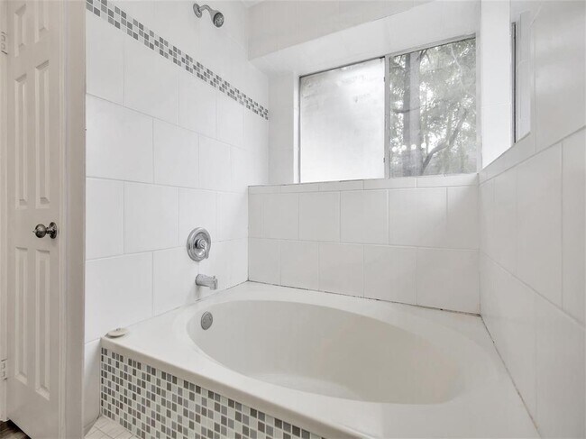 Building Photo - 23346 Balthasar St