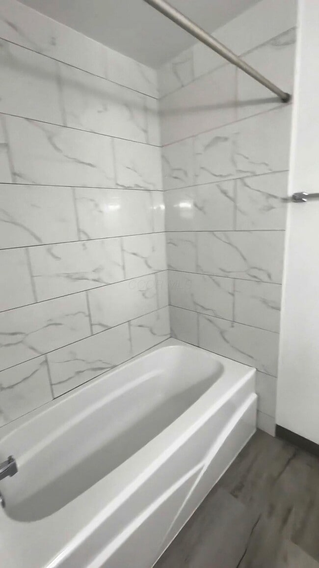 Building Photo - 1391 Bluff Ave