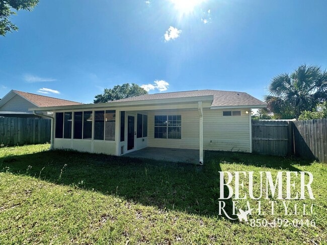 Building Photo - Solar Panel 3bd/2bath Home located Northeast Pensacola