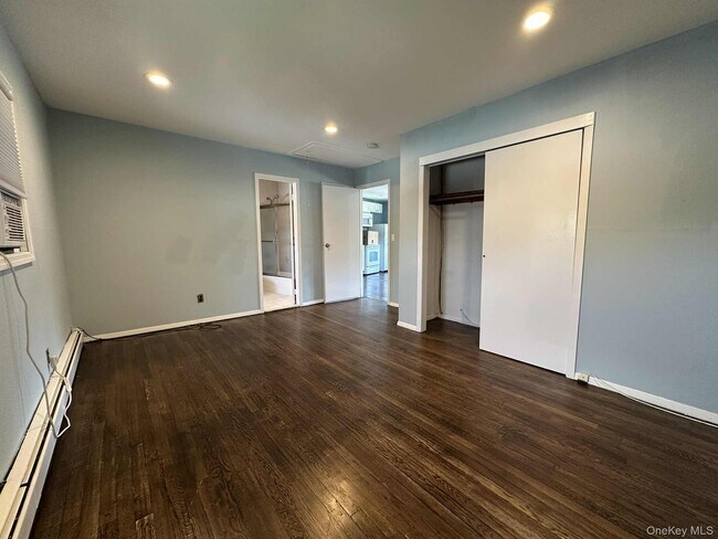 Building Photo - 287 Peters Ave