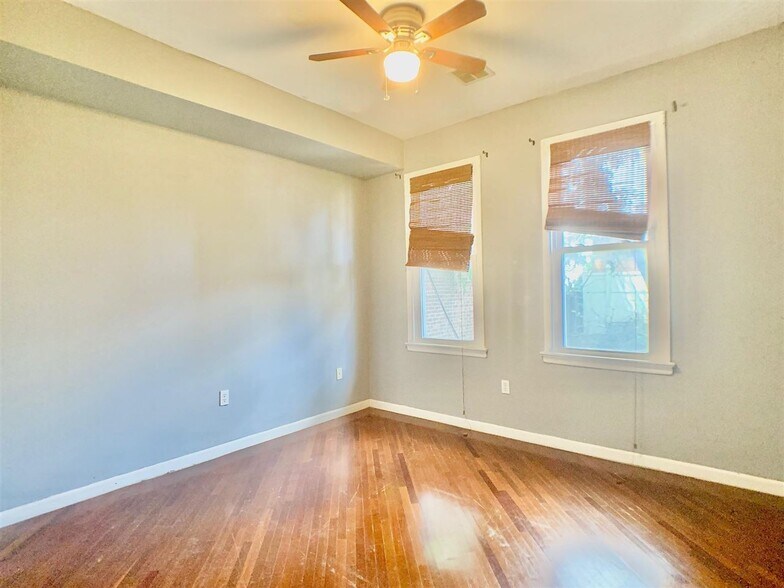 Building Photo - 3481 John F. Kennedy Blvd