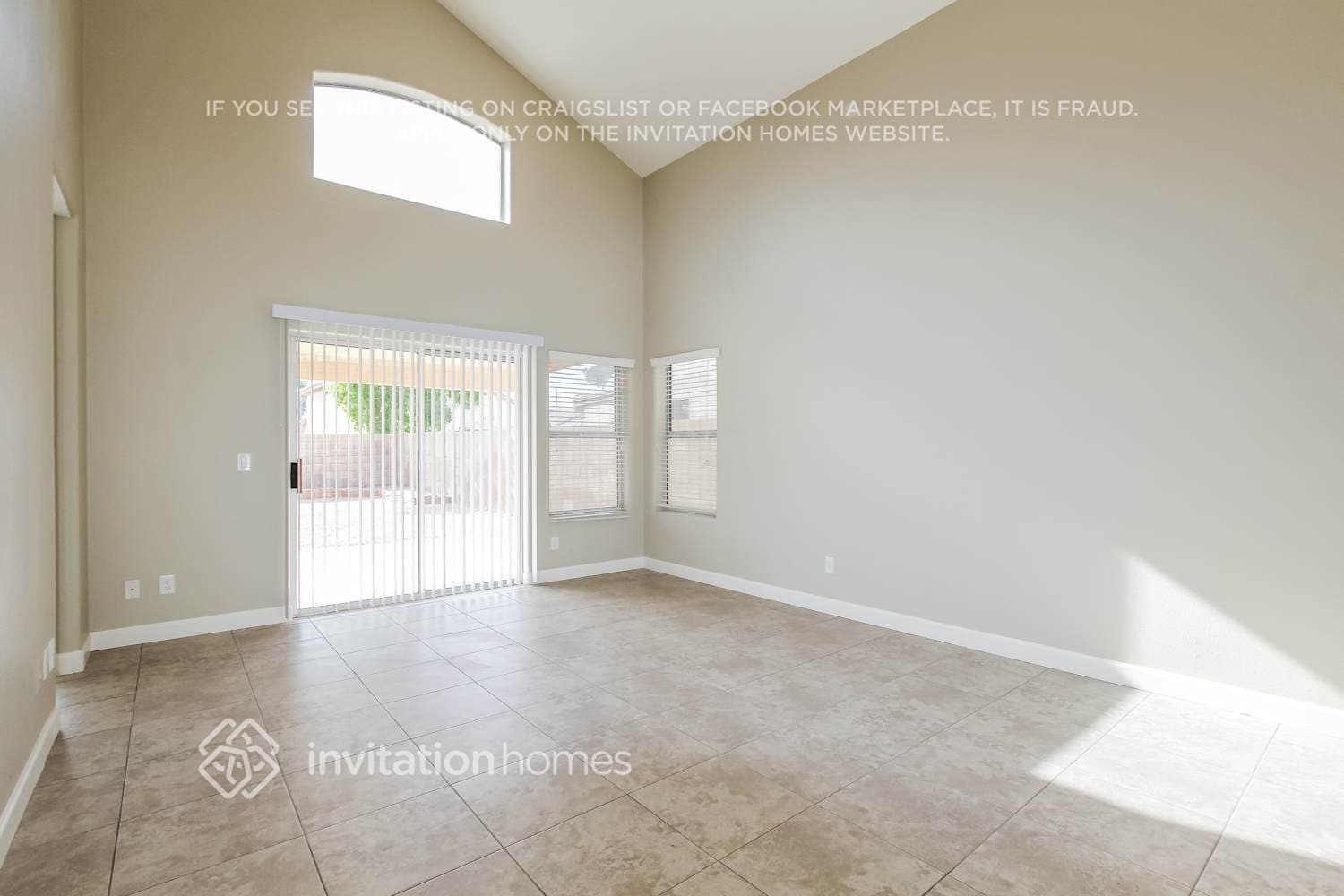 Building Photo - 4067 E Meadow Dr