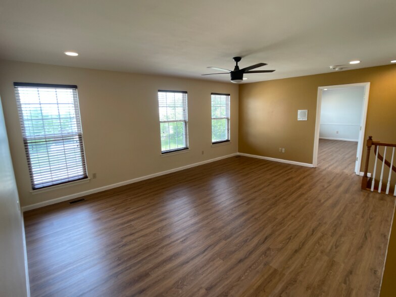 Building Photo - 3802 Scarlet Oak Dr