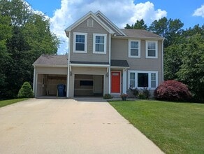 Building Photo - 2211 Colbert Dr