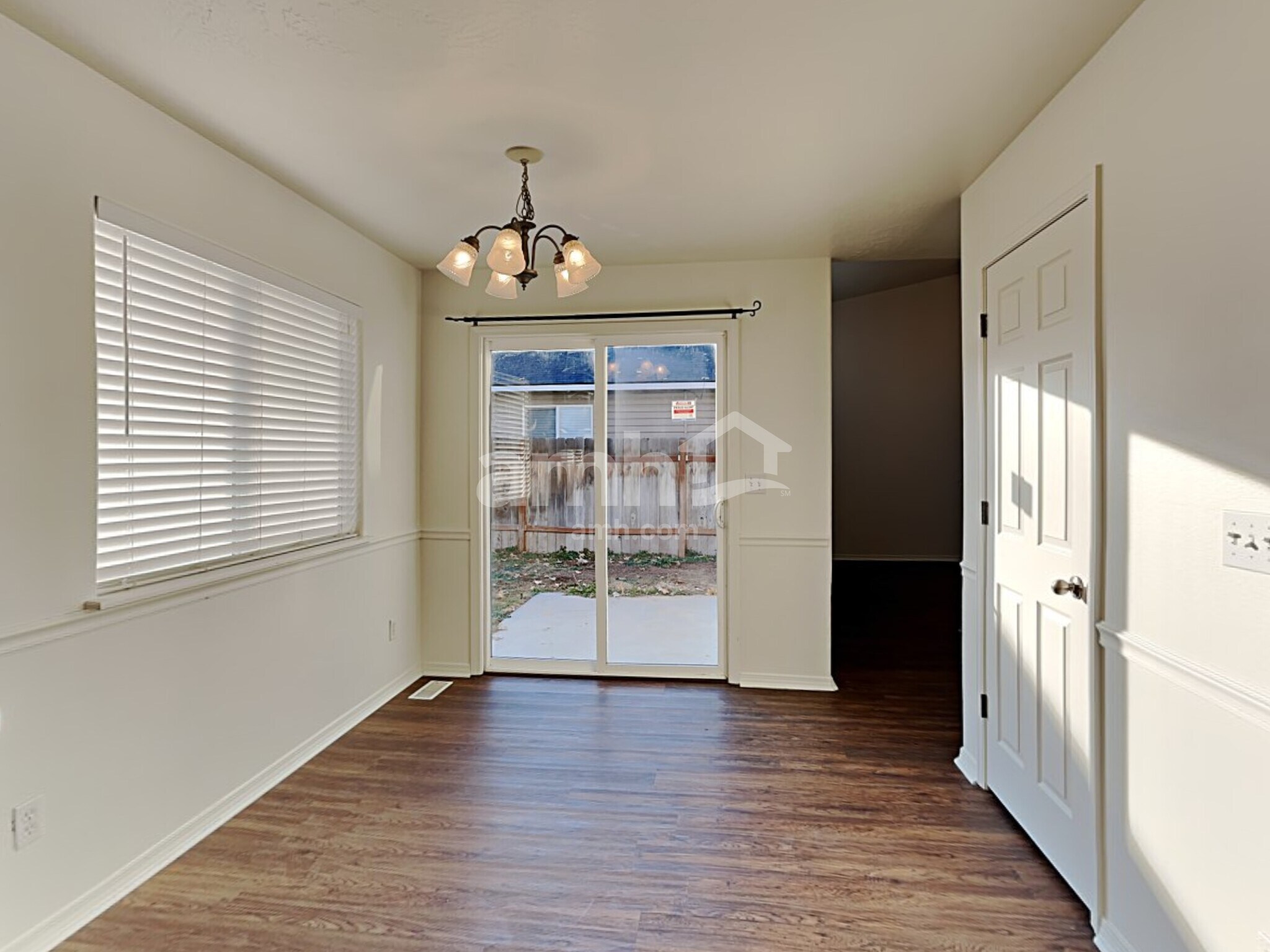 Building Photo - 2513 E Cinnamon Ln