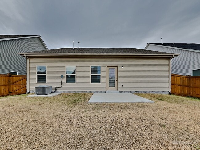 Building Photo - 1521 Holton Rd