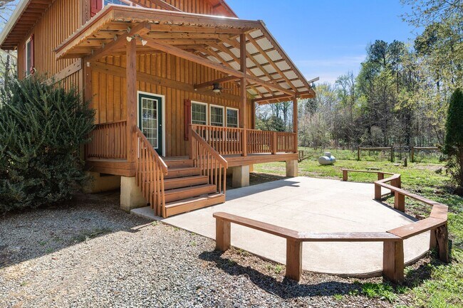 Building Photo - Fabulous Home near Silk Hope Chatham County - Cabin living close to Shakori