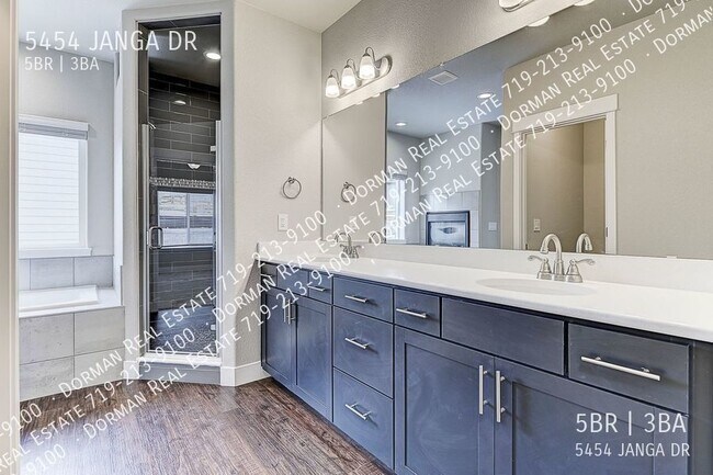 Building Photo - 5454 Janga Dr