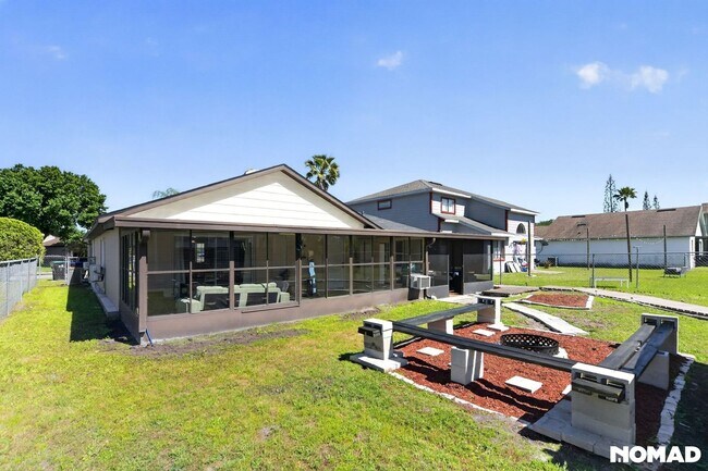 Building Photo - 3BR Modern Orlando 32824 Some Utilities Inc.