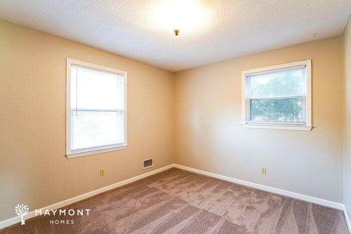 Building Photo - 107 Sedgewood Ln