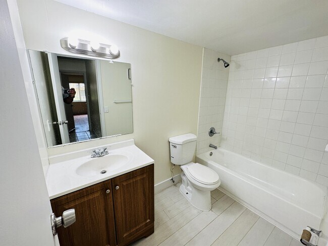 Building Photo - 505 NW 177th St