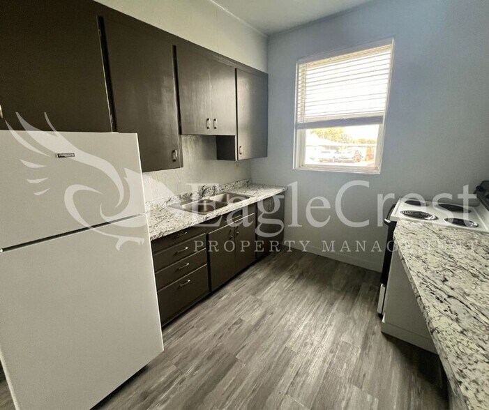 Building Photo - SKYWAY