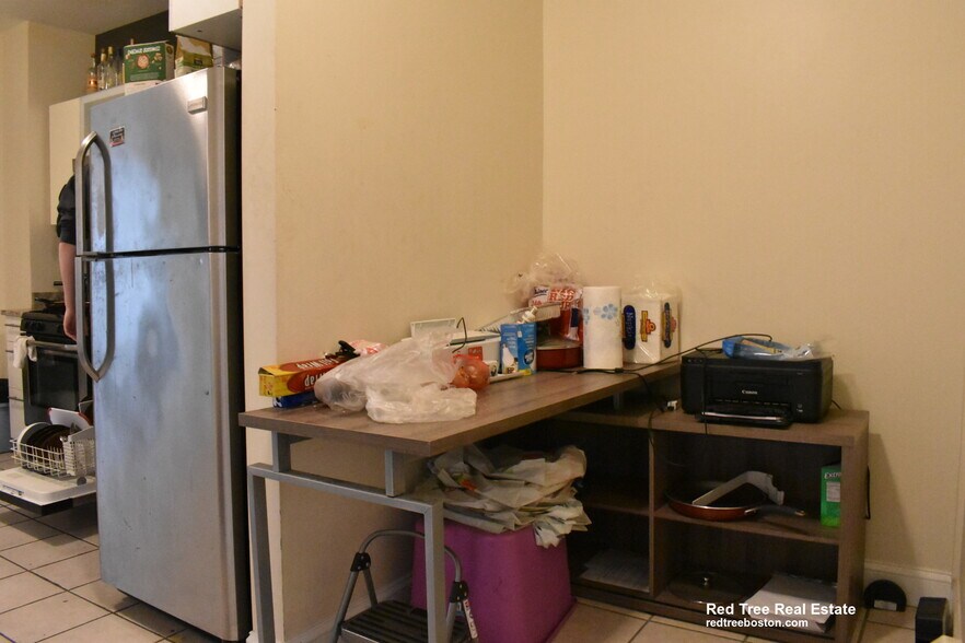 Building Photo - 114 Everett St