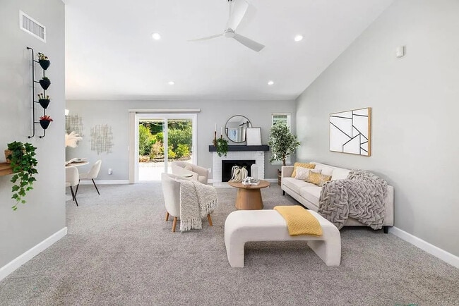 Building Photo - 2725 Glasgow Dr