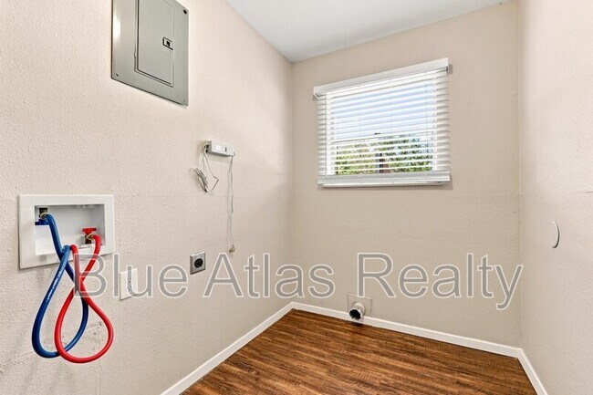 Building Photo - 3609 Galaxie Dr