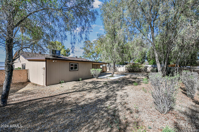 Building Photo - 3001 W Muriel Dr