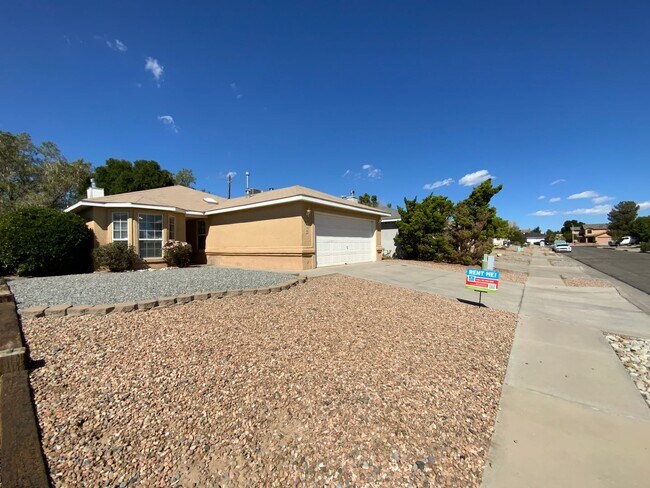 Building Photo - 3 Bedroom Single Story Home Near Unser Blv...