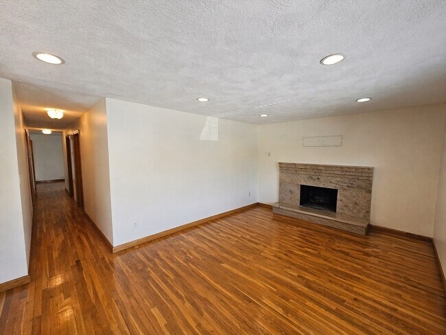 Building Photo - 91 Irving St