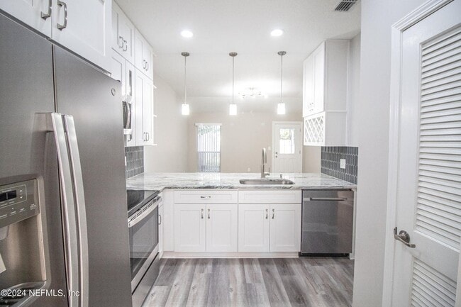 Building Photo - 3839 Union Pacific Dr W