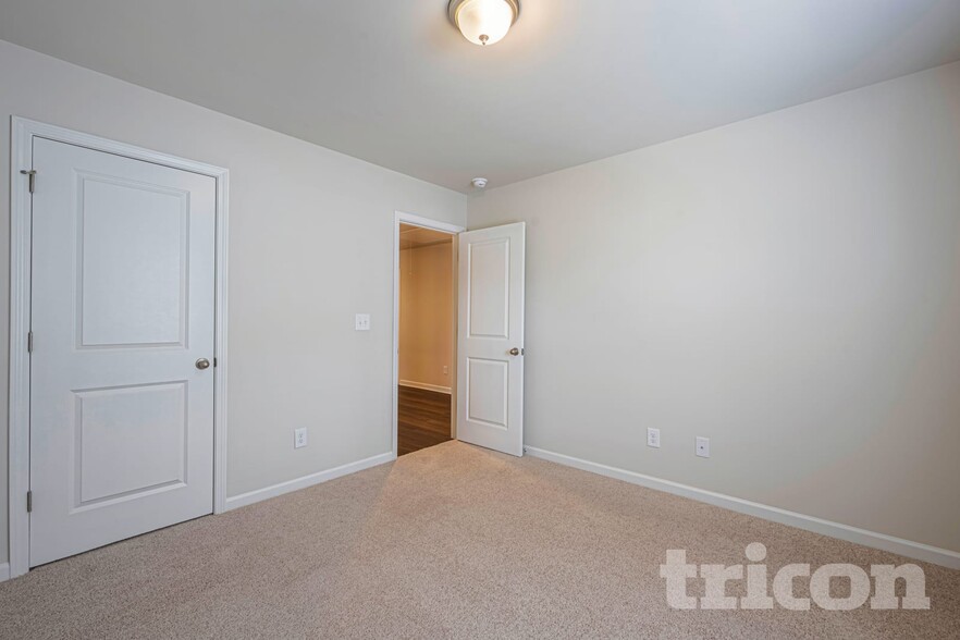 Building Photo - 216 Margrave Dr