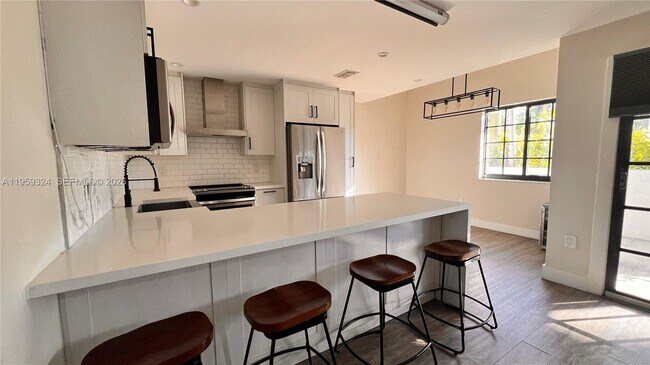 Building Photo - 3538 SW 17th St