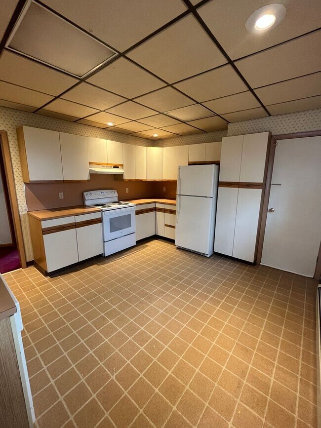 Building Photo - 940 Woodlawn St