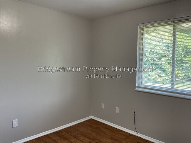 Building Photo - 4953 Leeper St