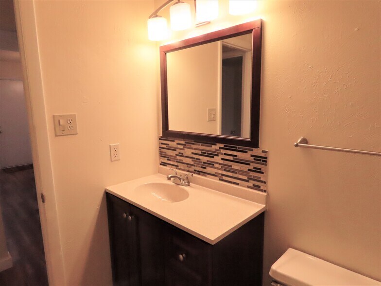 Building Photo - 1129 Darby St