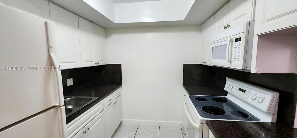 Building Photo - 1885 NE 121st St