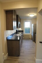 Building Photo - 84 Hathorne St