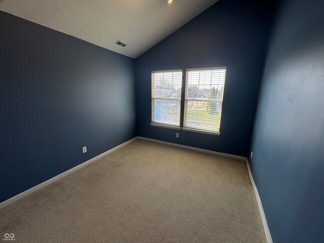 Building Photo - 7435 Sycamore Run Dr