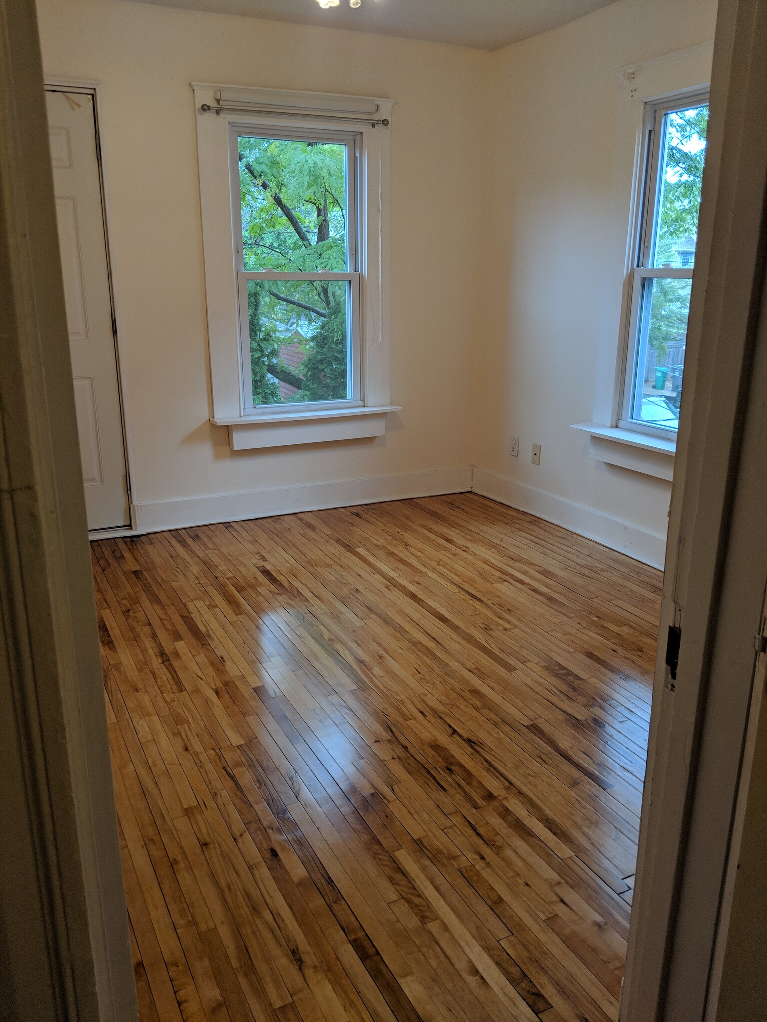 Building Photo - 3244 Humboldt Avenue South