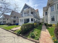 Building Photo - 126 Mansfield St