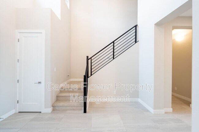 Building Photo - 3130 E Alicia Dr