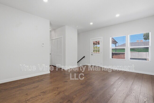 Building Photo - 216 E Fest St