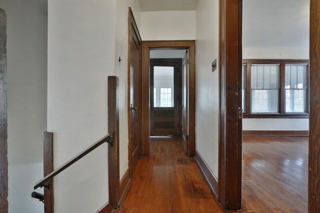 Building Photo - 2142 Summit St